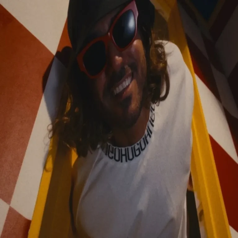 مارس